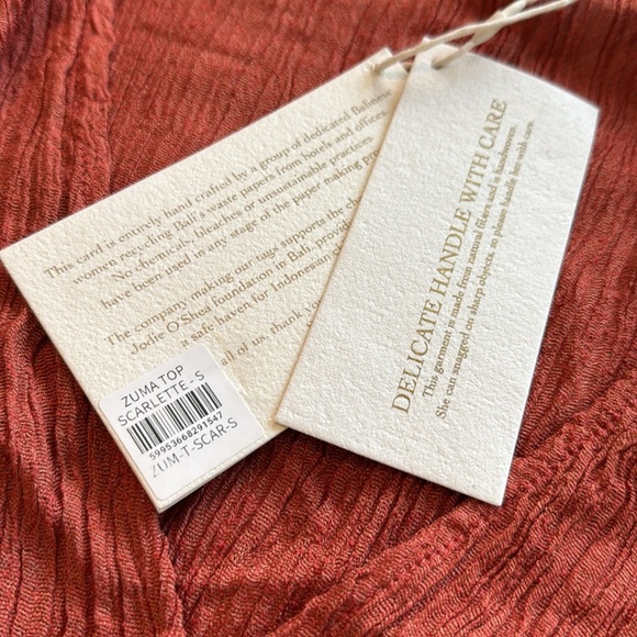 Savannah Morrow Zuma Top in Scarlette - Picture 4 of 7